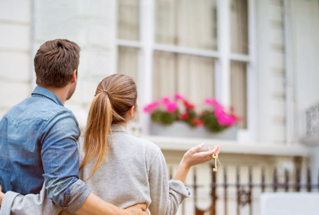 Couple buying a new house